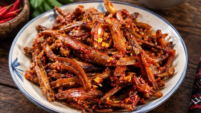 Cá cơm xóc muối ớt