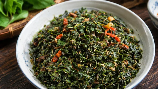 Lá mì xào ba rọi