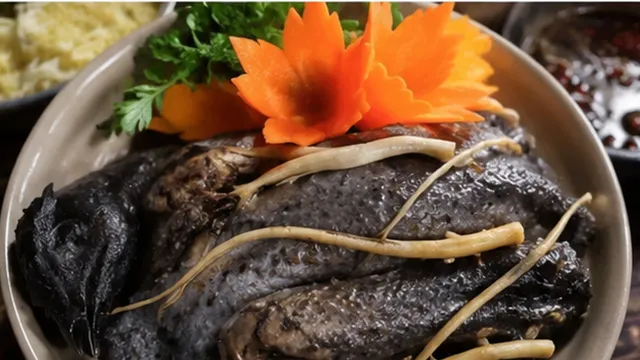 Lẩu gà ớt hiểm