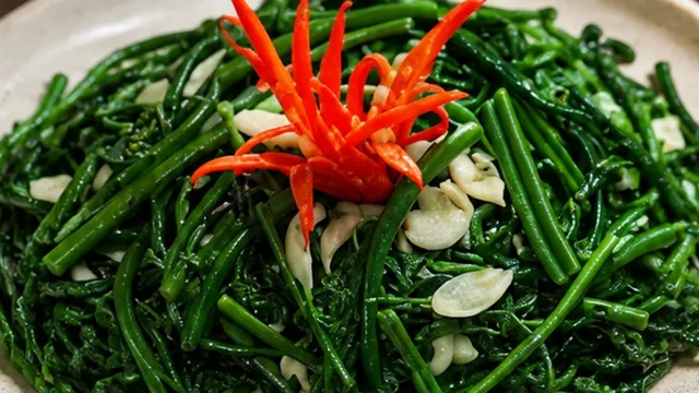 Rau dớn xào tỏi