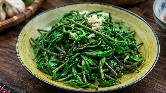 Rau rừng xào tỏi